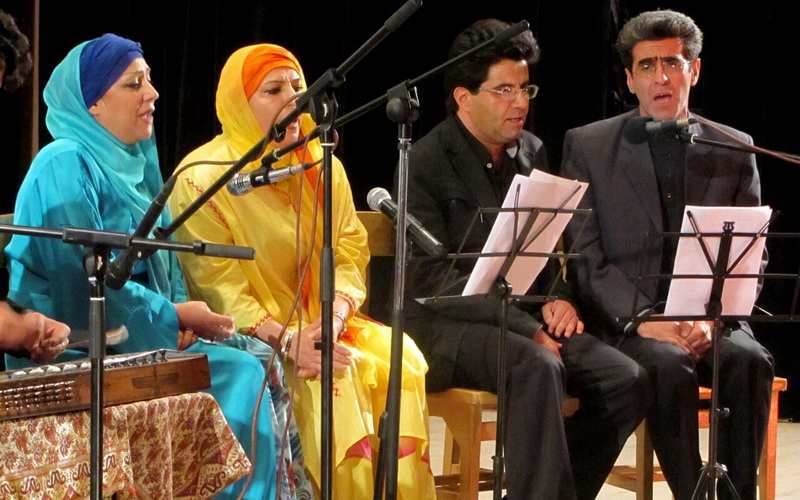 آموزش خوانندگی بانوان | کلاس آواز ویژه بانوان در آموزشگاه موسیقی همراز